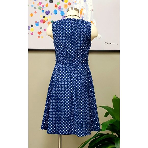 Signature Darby Sleeveless A-Line Fit and Flare Blue Patterned Dress Size 4 - Picture 3 of 4